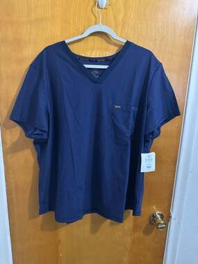 Cherokee Form Men's V-Neck Tuckable Scrub Top - Navy